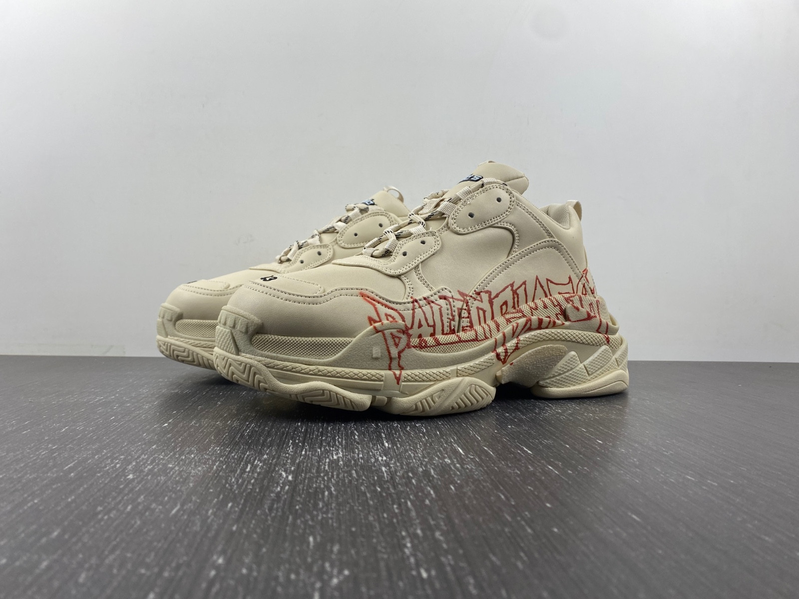 Ba*len*cia*ga triple s