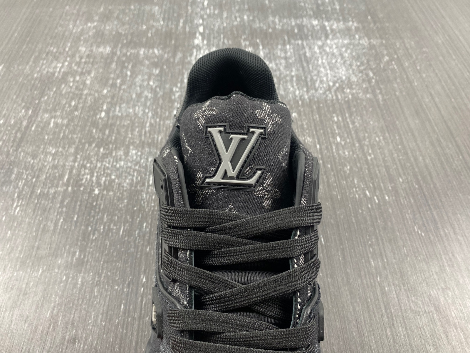 lwe sneaker