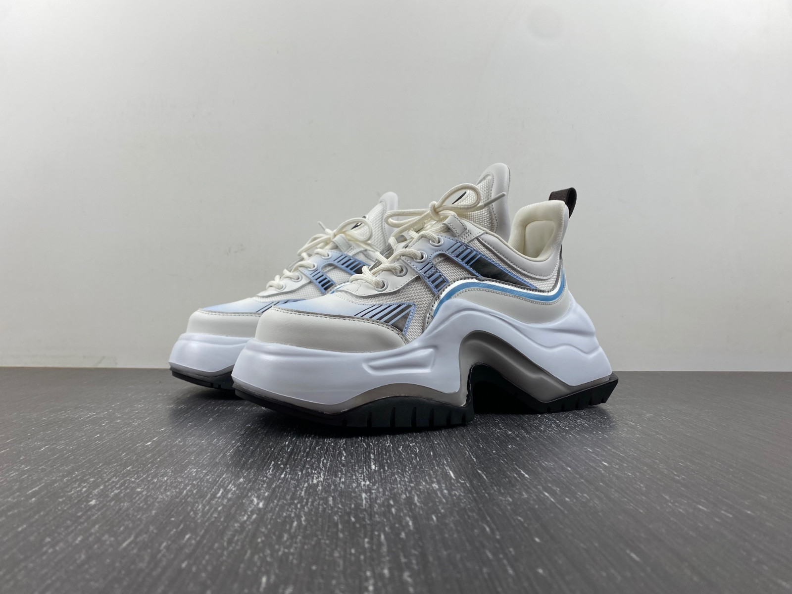 lwe archlight sneakers