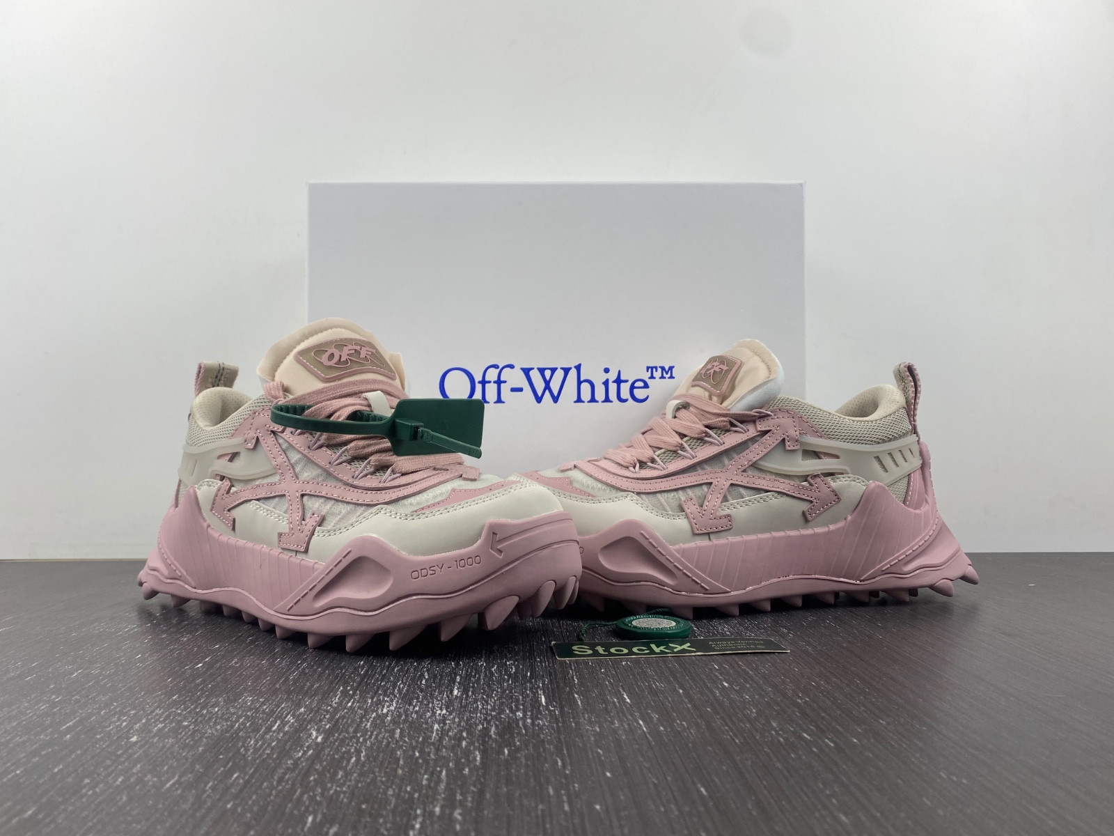 owt 19fw odsy-1000 sneakers