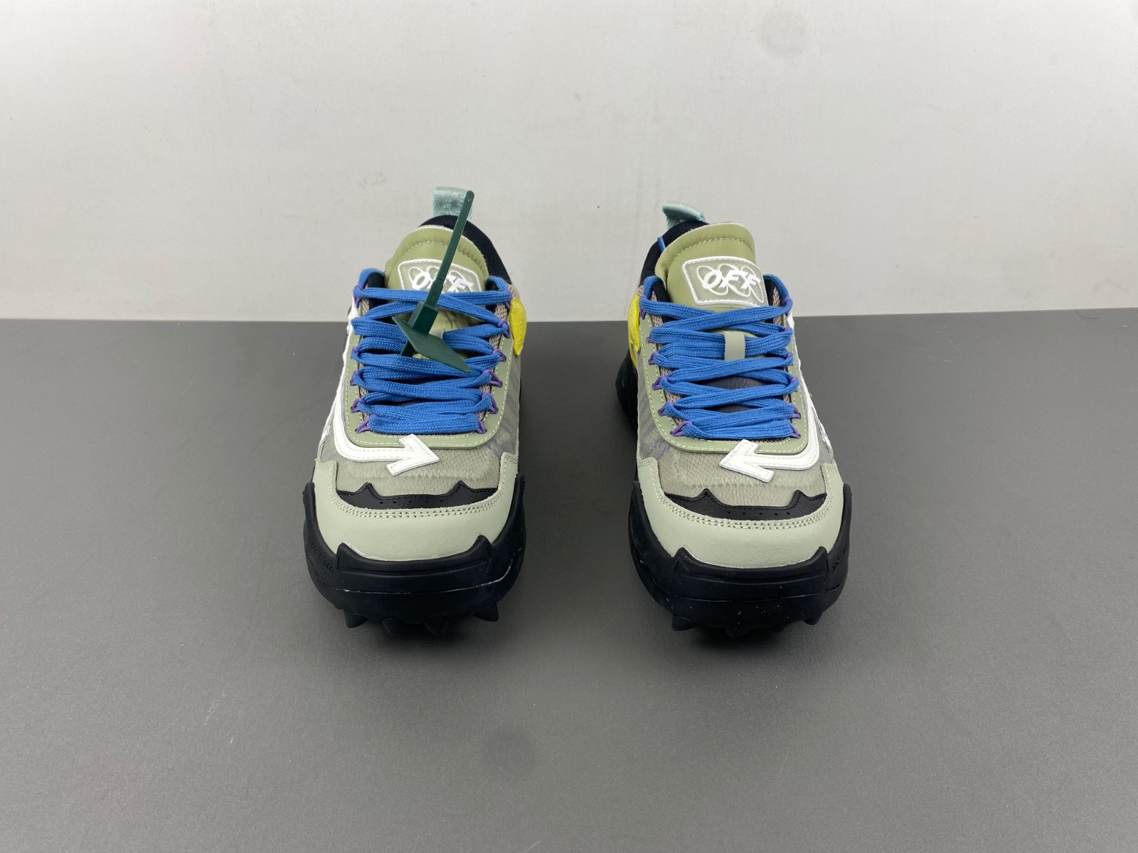 owt 19fw odsy-1000 sneakers