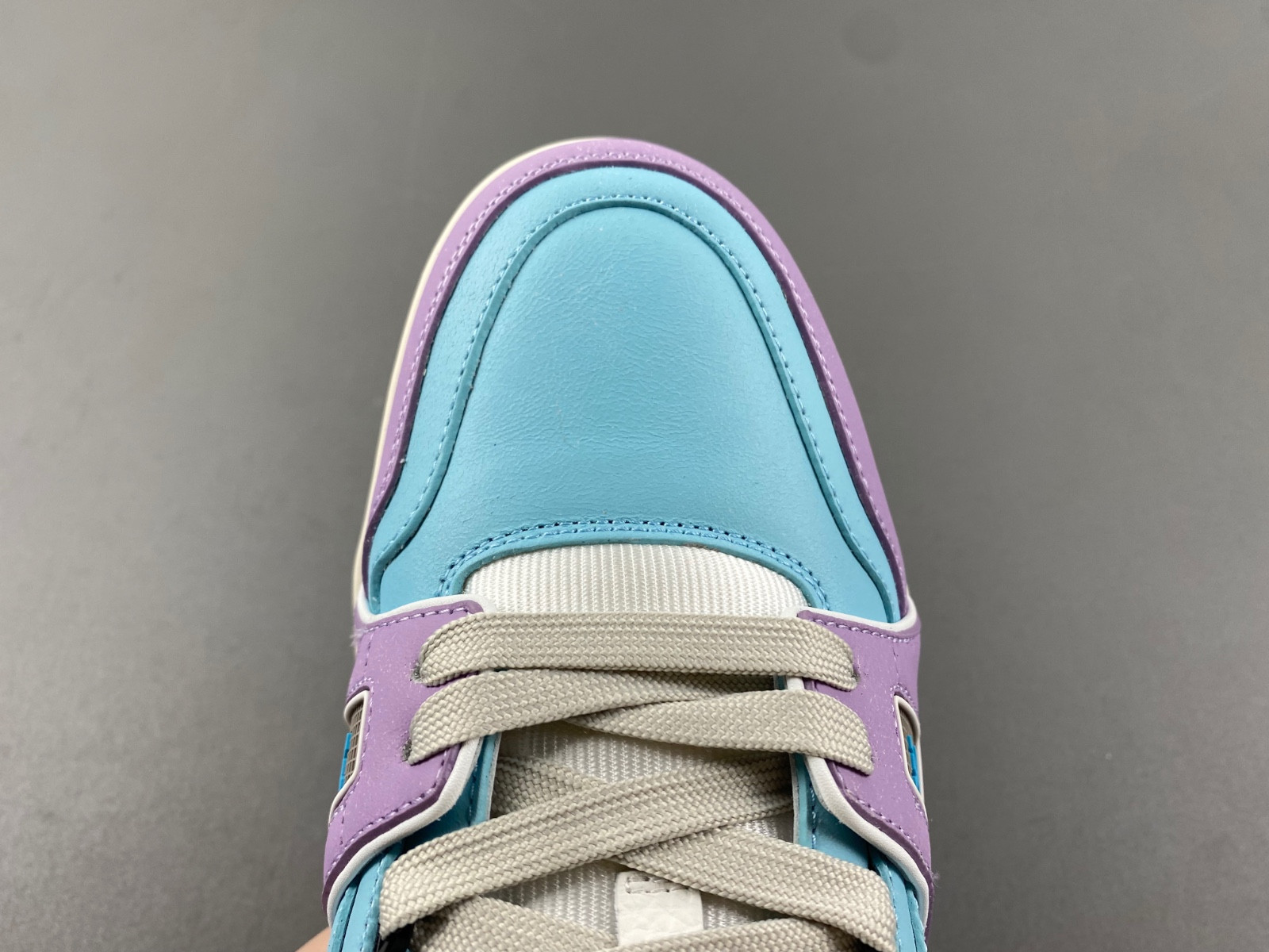 lwe sneaker