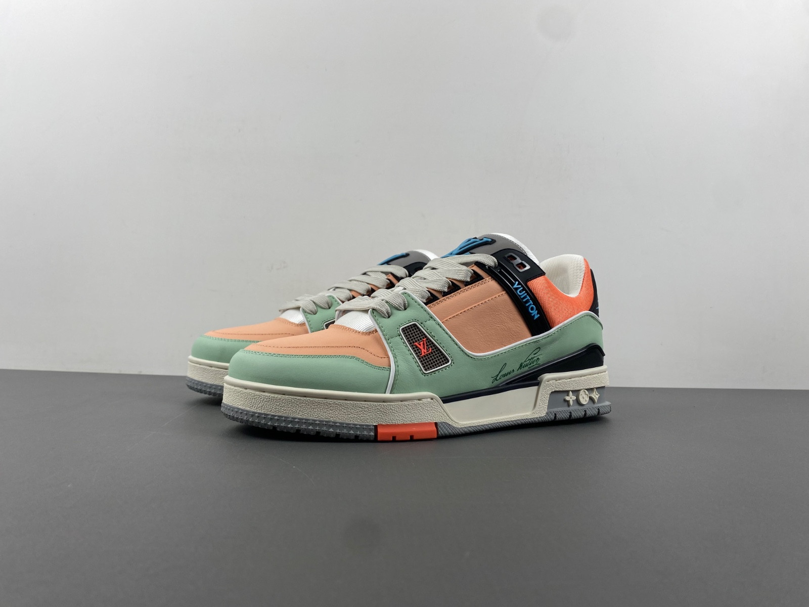 lwe sneaker