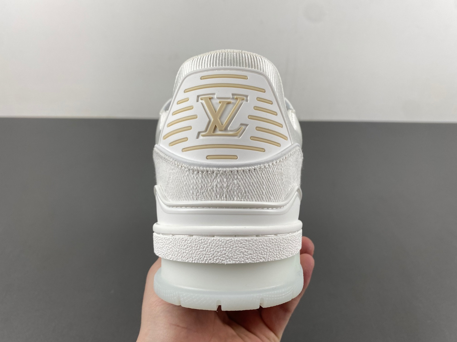 lwe sneaker