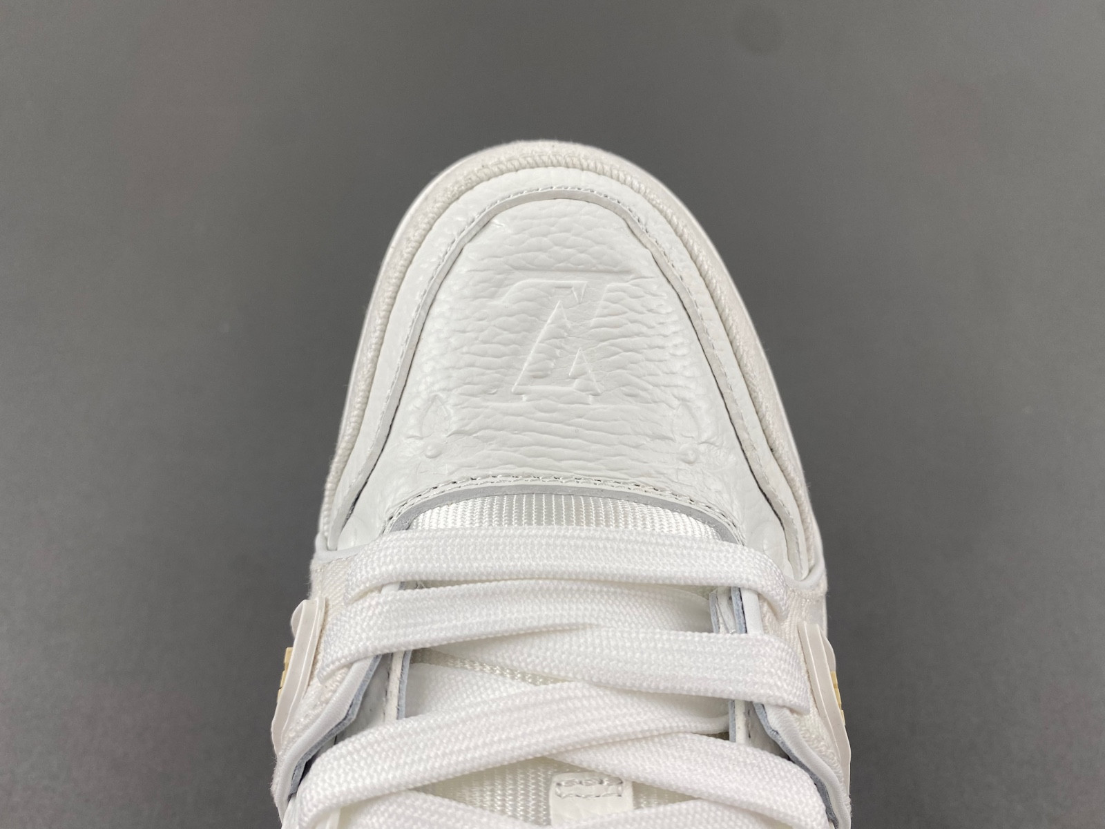 lwe sneaker