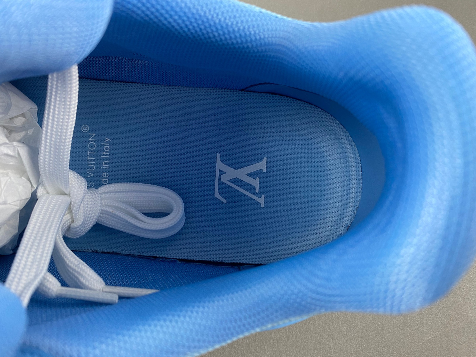 lwe sneaker