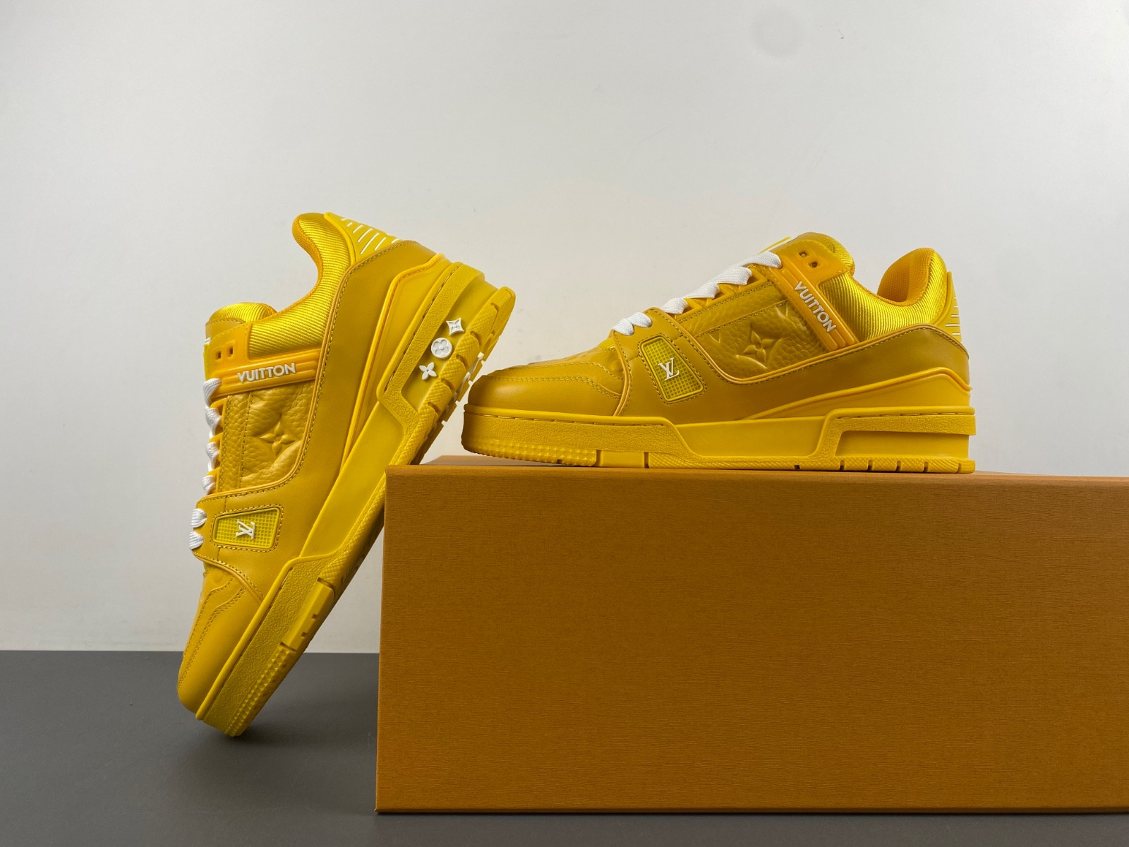 lwe sneaker