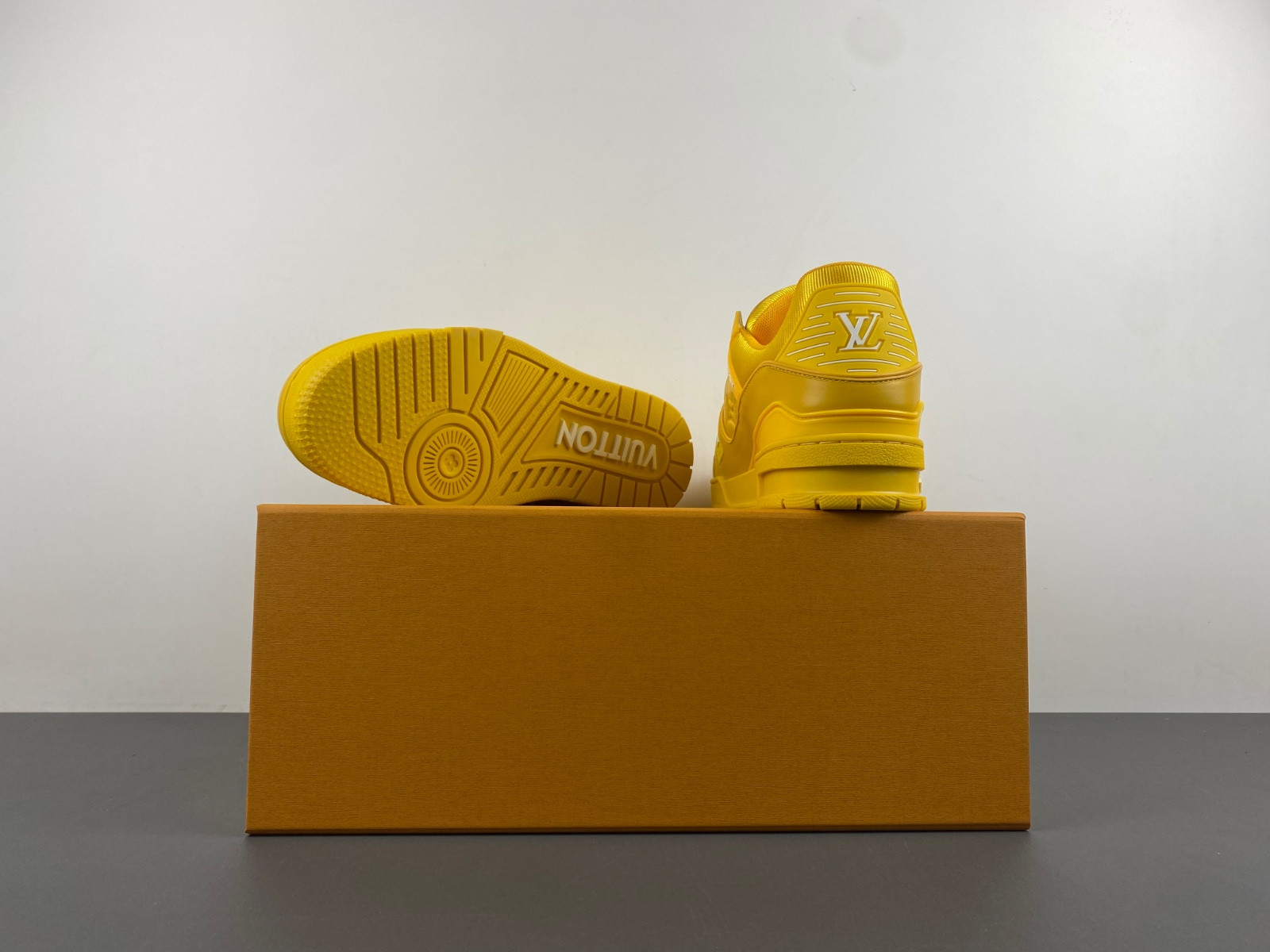 lwe sneaker