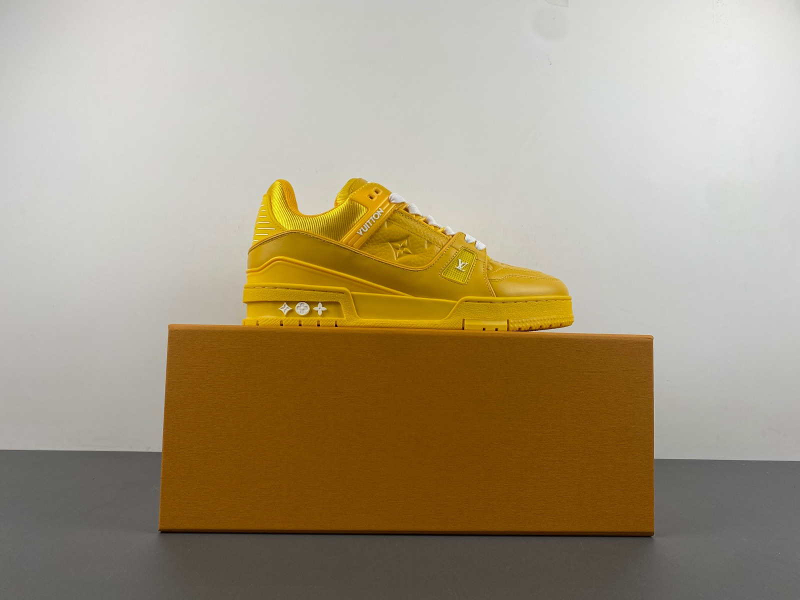 lwe sneaker