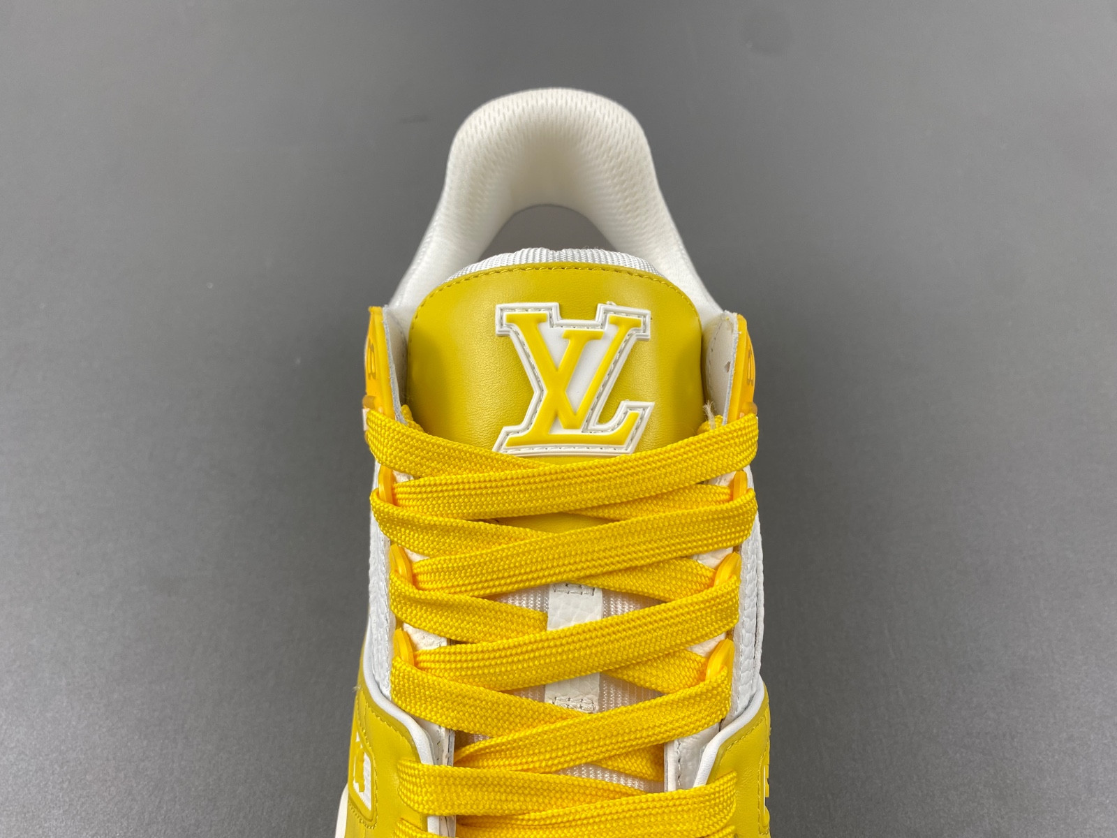 lwe sneaker
