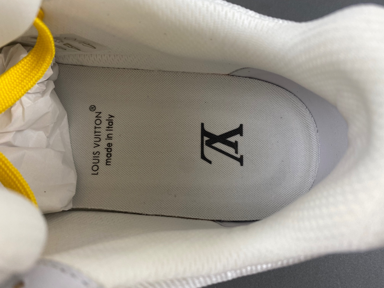 lwe sneaker
