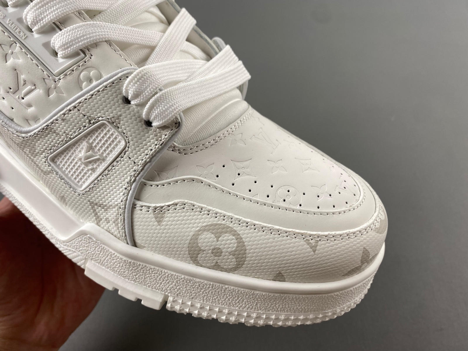 lwe sneaker