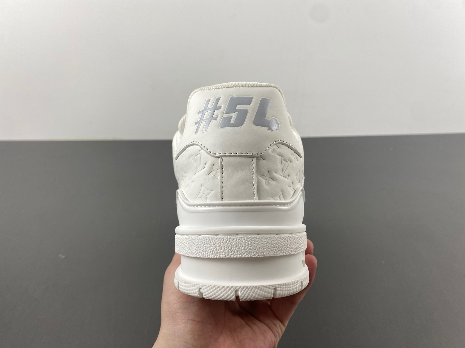 lwe sneaker