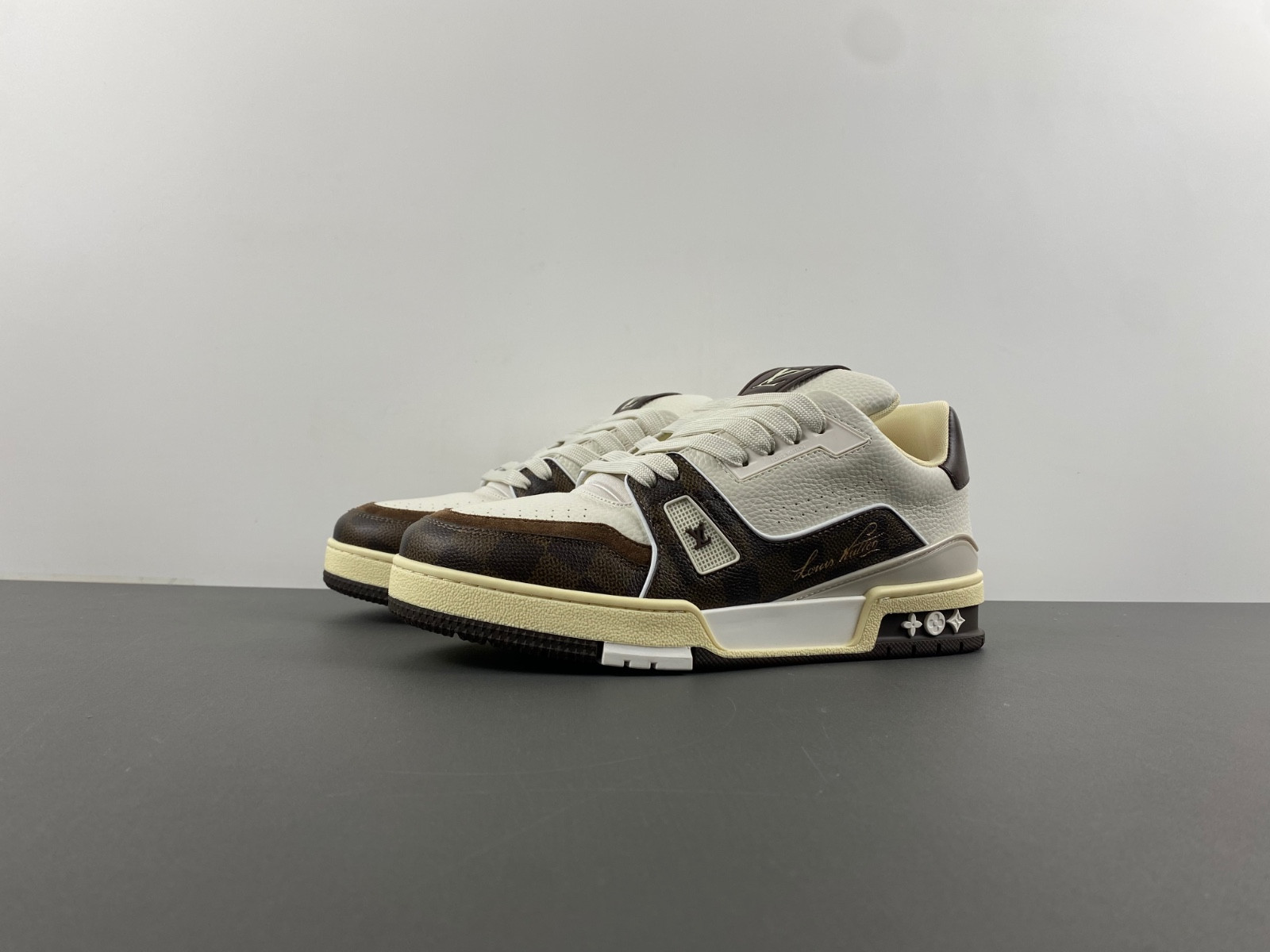 lwe sneaker