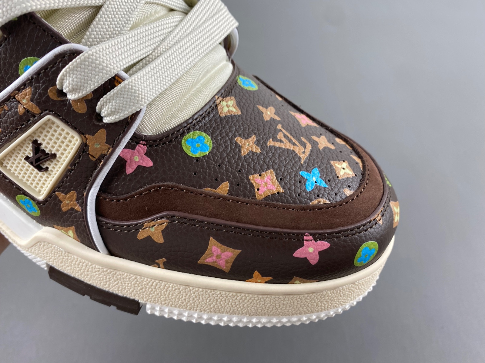 lwe sneaker
