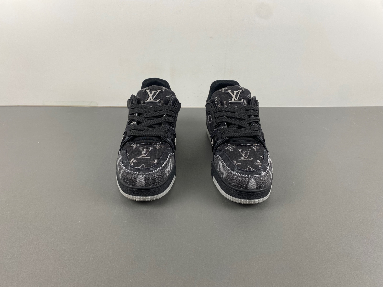 lwe sneaker