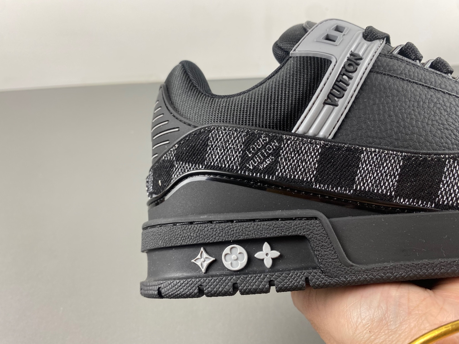 lwe sneaker