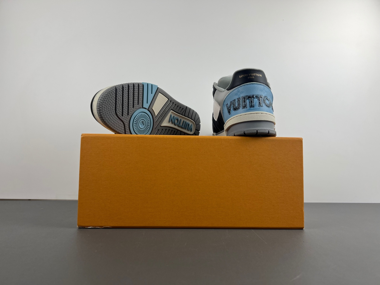 lwe sneaker