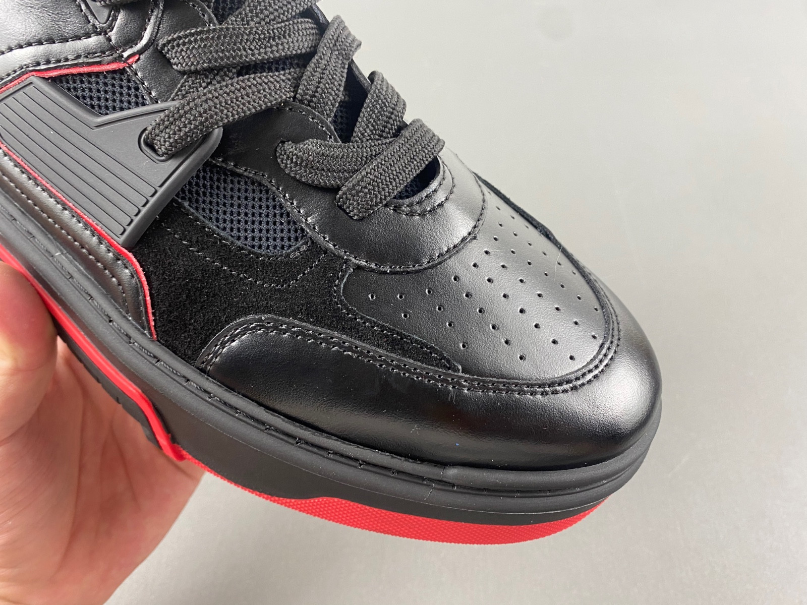 loubouton sneaker