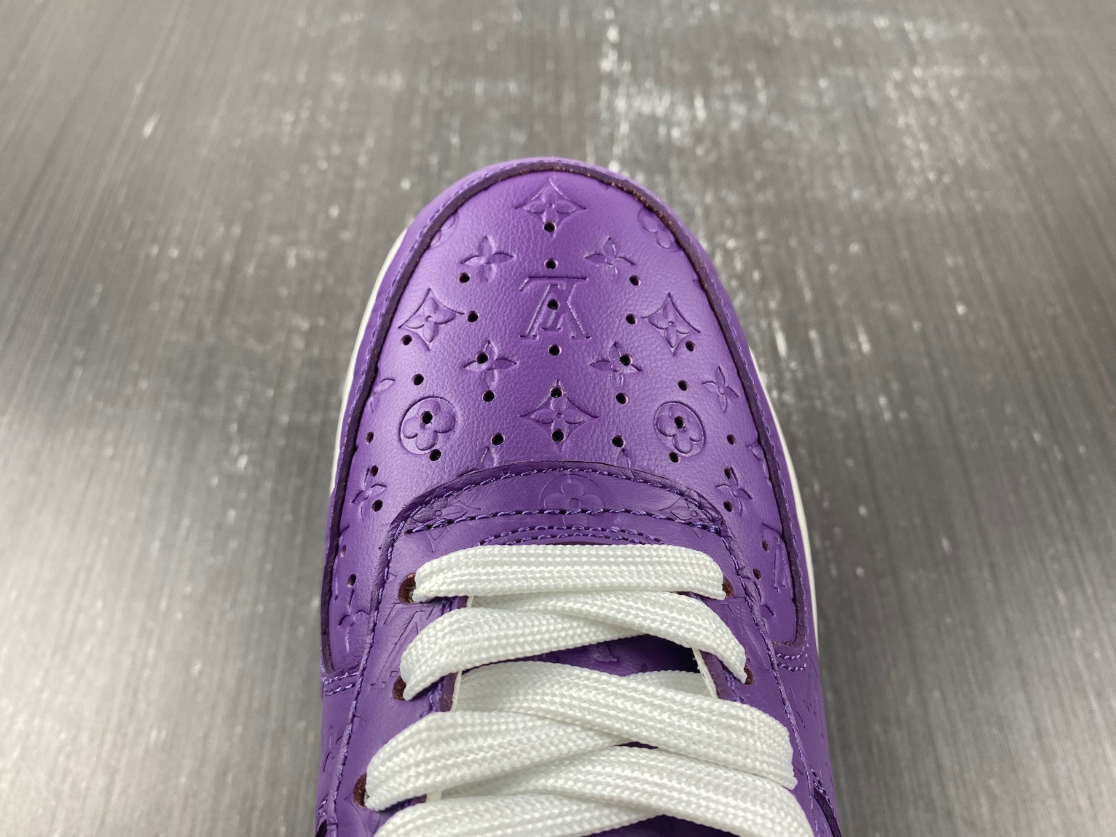 lwe sneaker