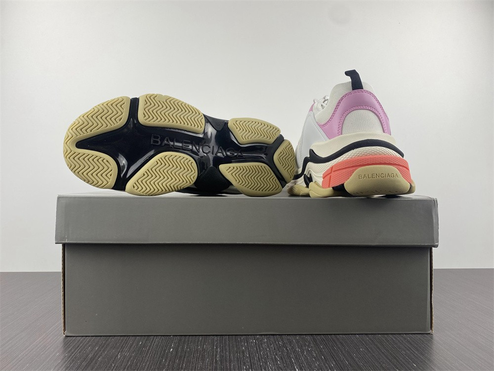 Ba*len*cia*ga triple s
