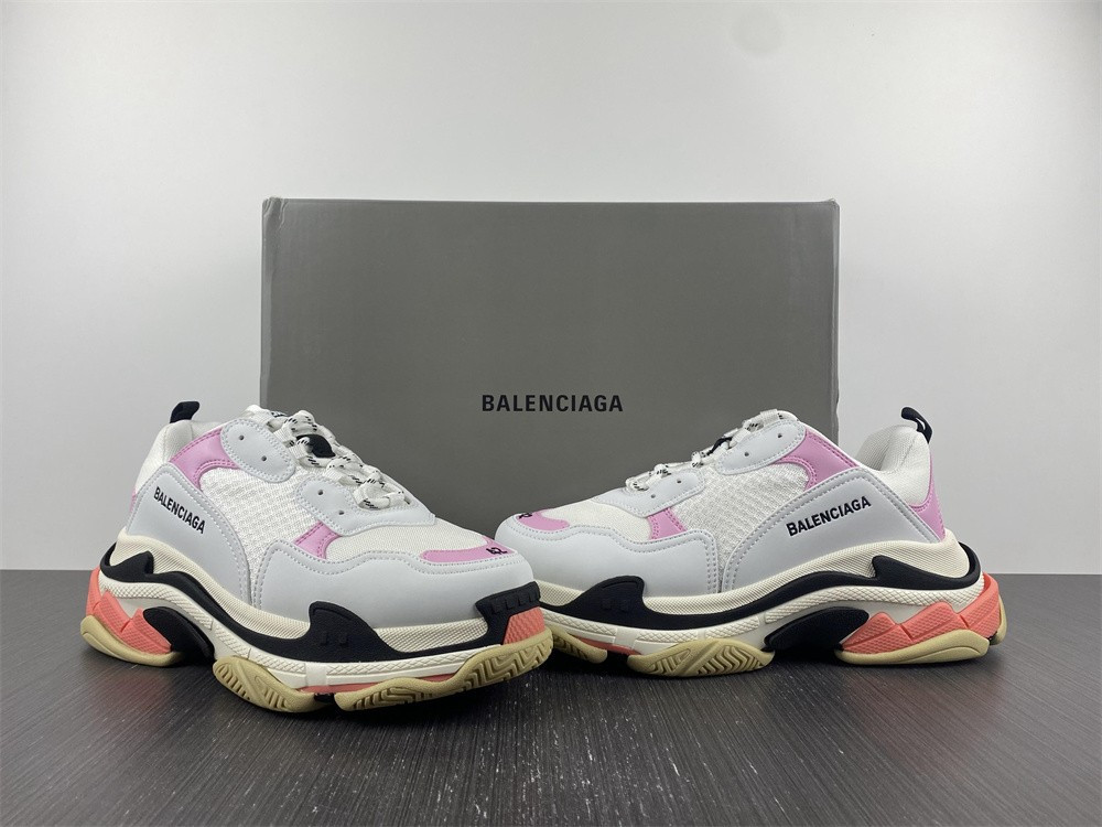 Ba*len*cia*ga triple s