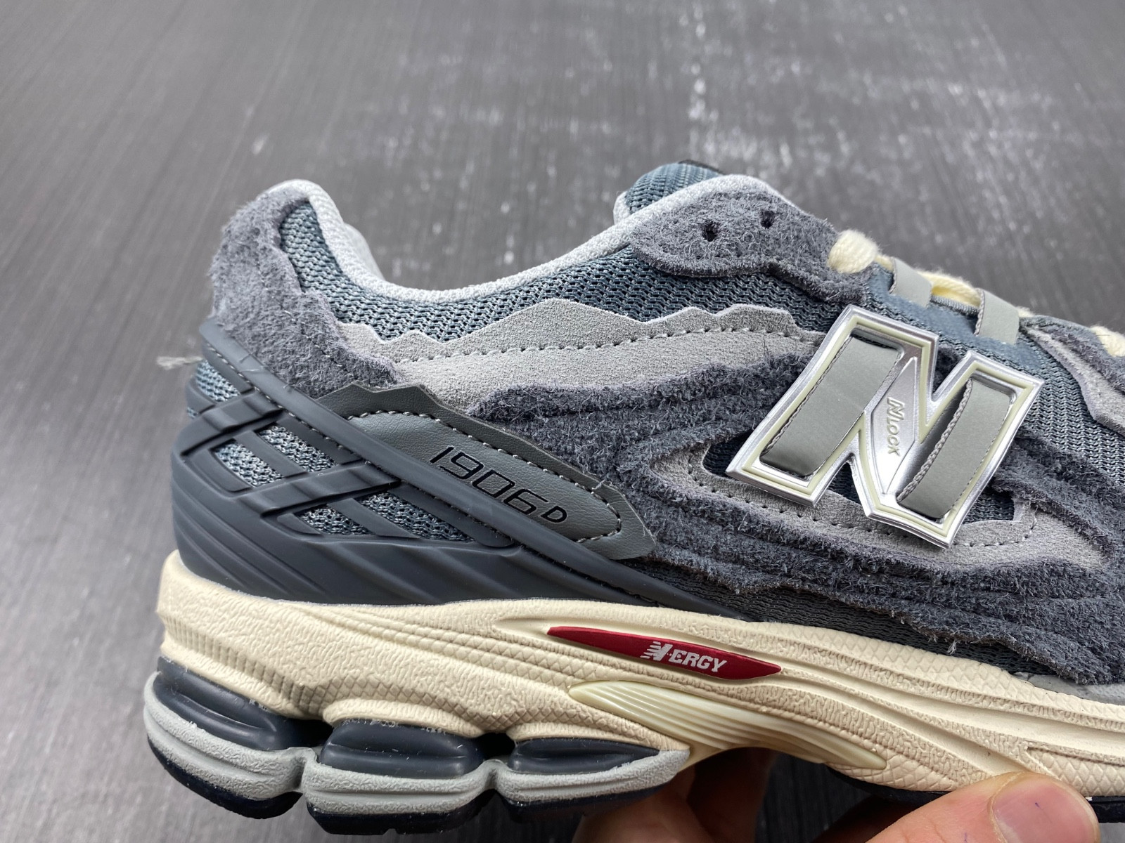 new Ba1an*e 1906d protection pack harbor grey