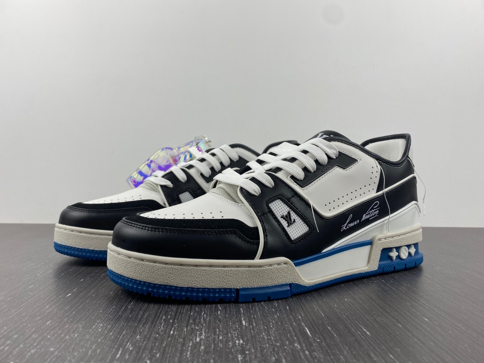 lwe sneaker