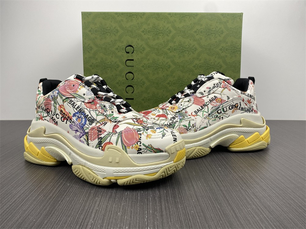Ba*len*cia*ga triple s