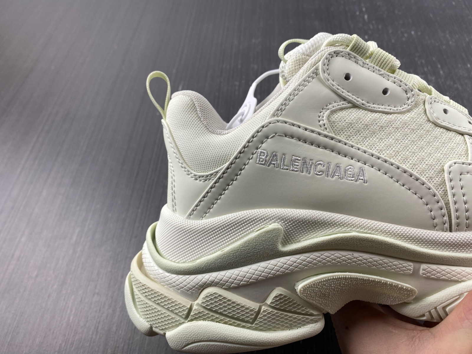 Ba*len*cia*ga triple s