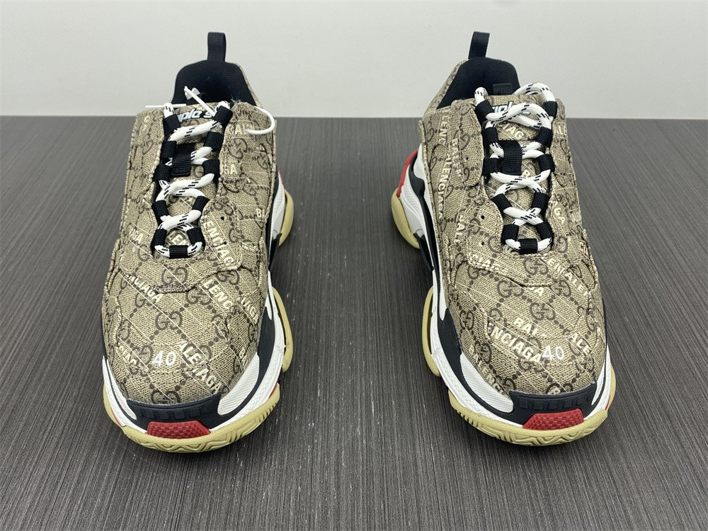 Ba*len*cia*ga triple s g*u*i sneaker