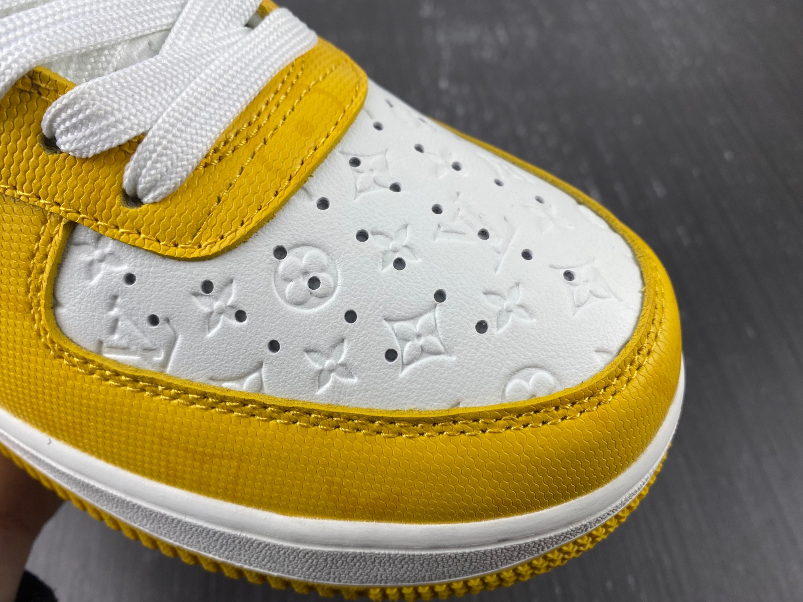 lwe sneaker
