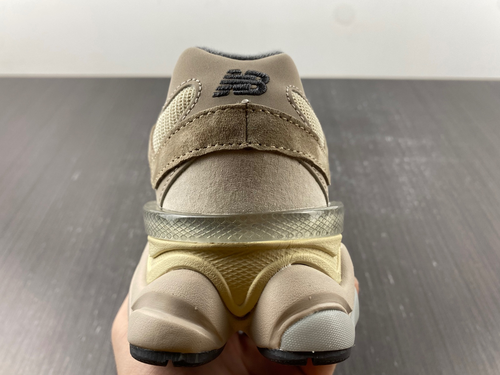 w03s4 jf/joe freshgoods x nb 9060"inside voices" u9060mac
