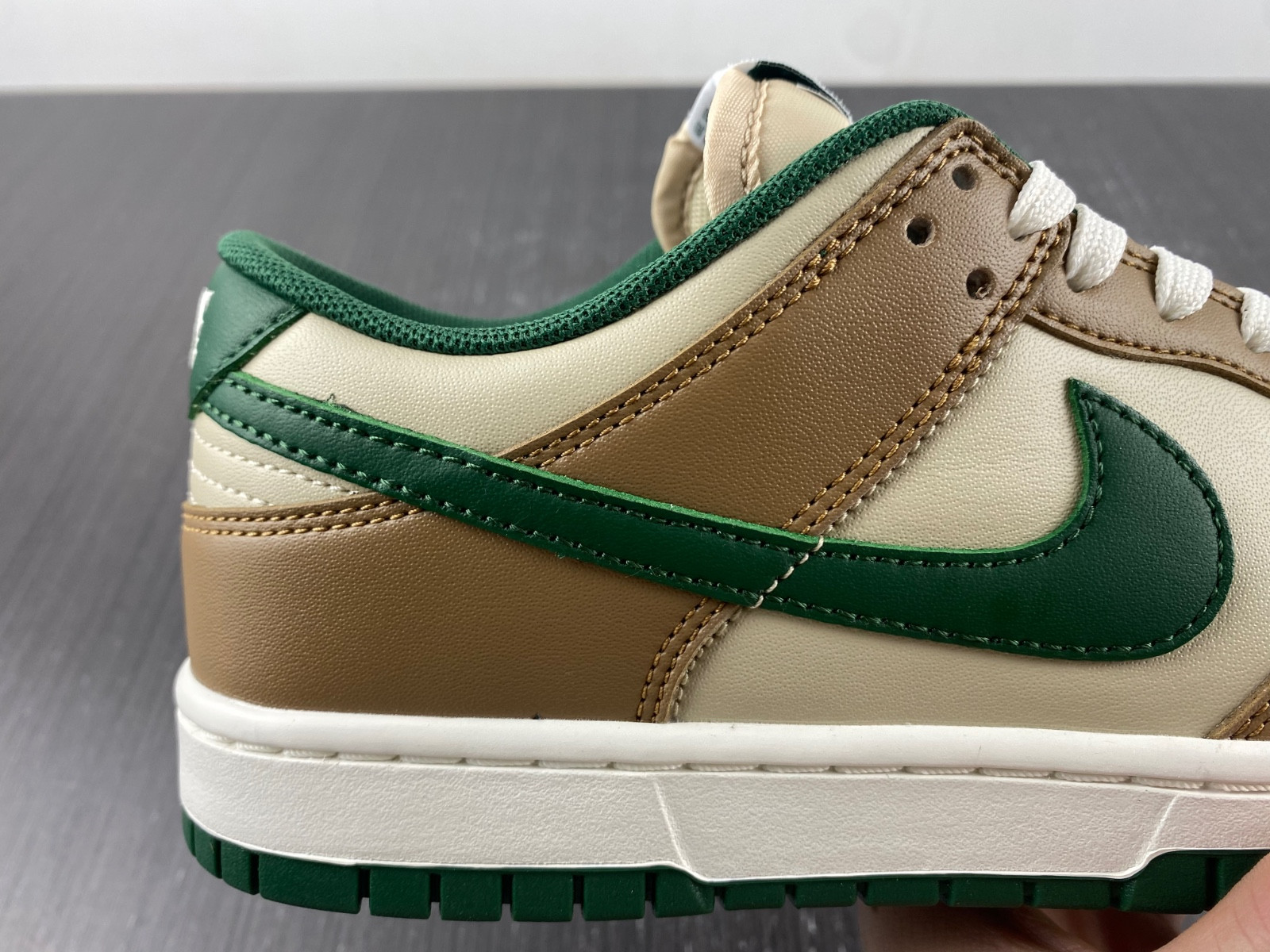 nike dunk low retro rattan gorge gree fb7160-231