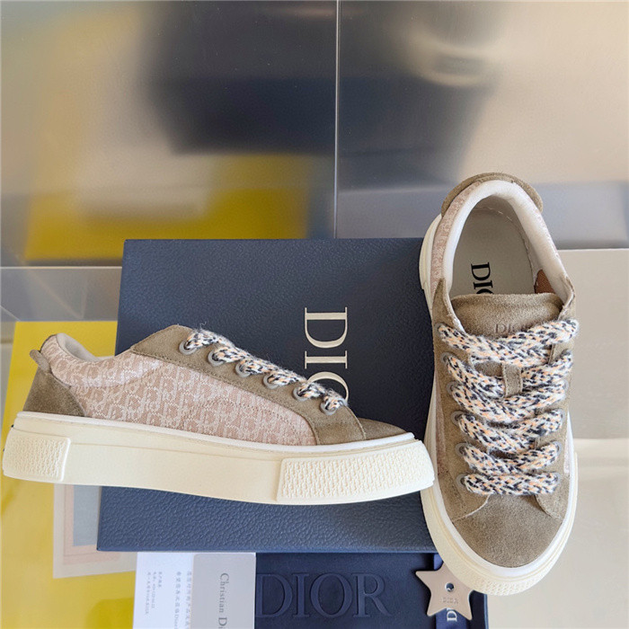 D*or b33 sneaker