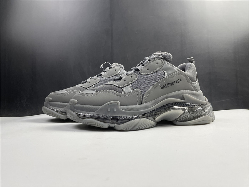 Ba*len*cia*ga triple s