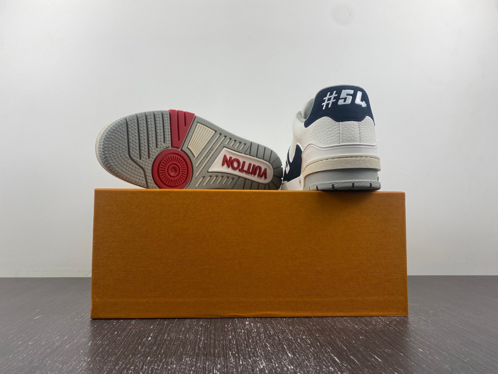 lwe sneaker
