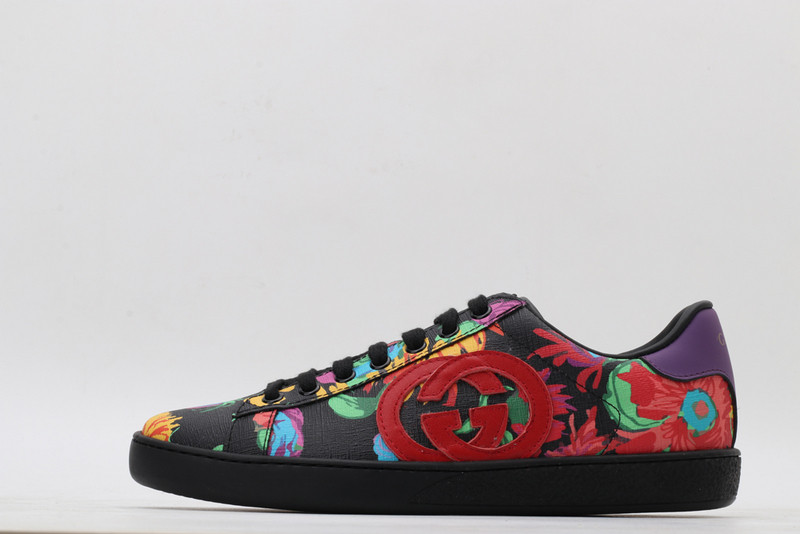 G*u*i sneaker