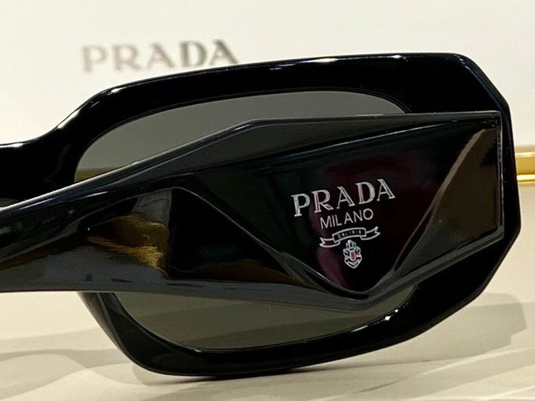 Pra*a sunglasses