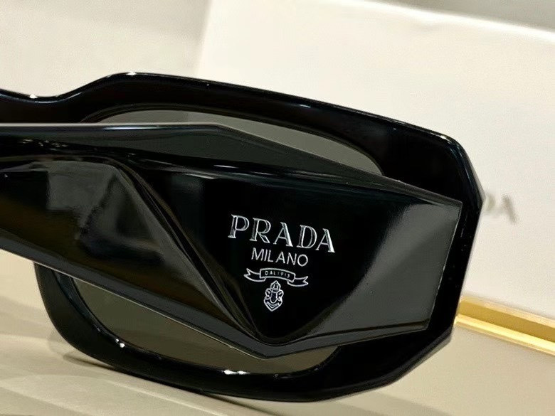 Pra*a sunglasses