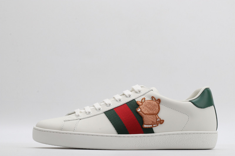 G*u*i sneaker