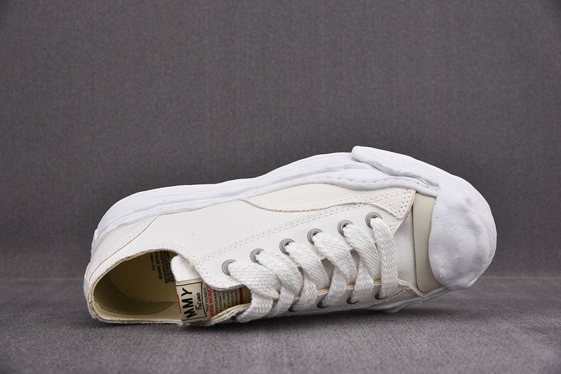 mmy sneaker 0013