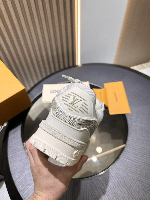 lwe sneaker