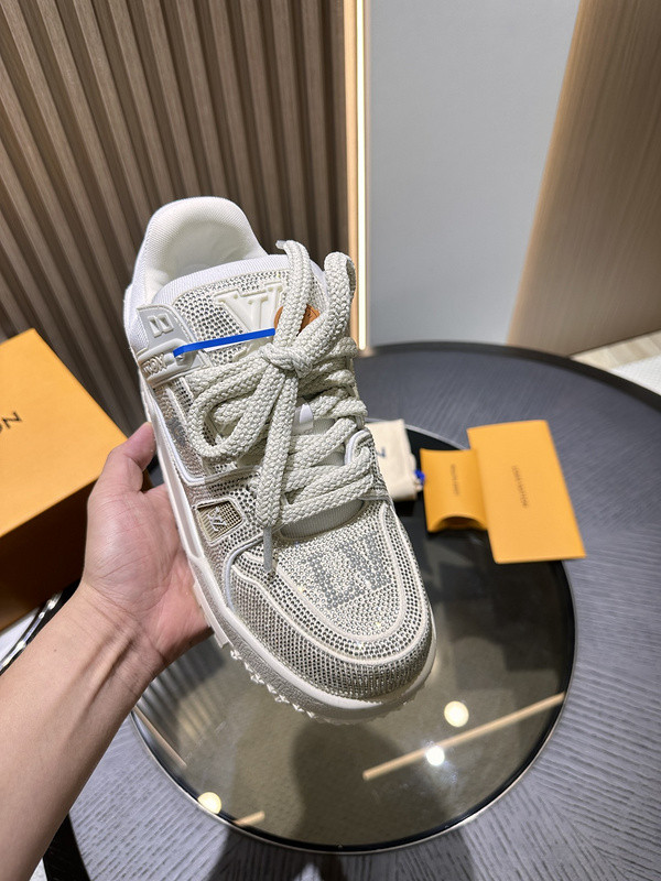 lwe sneaker