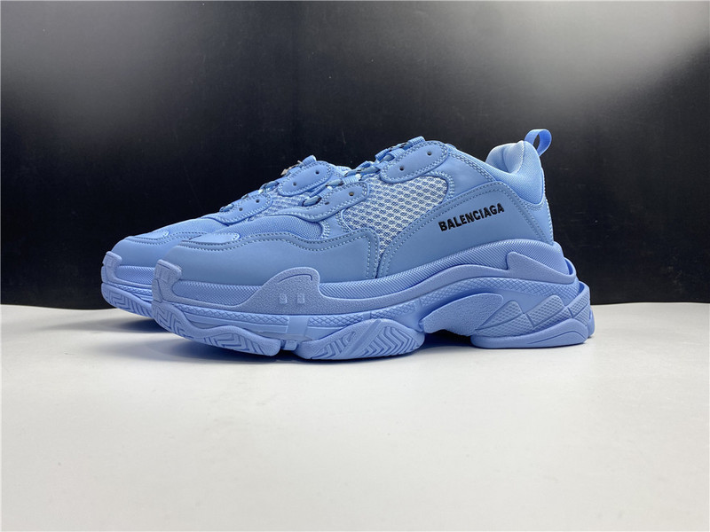 Ba*len*cia*ga triple s
