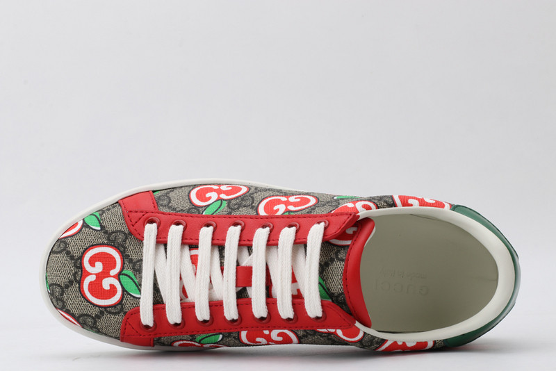 G*u*i sneaker