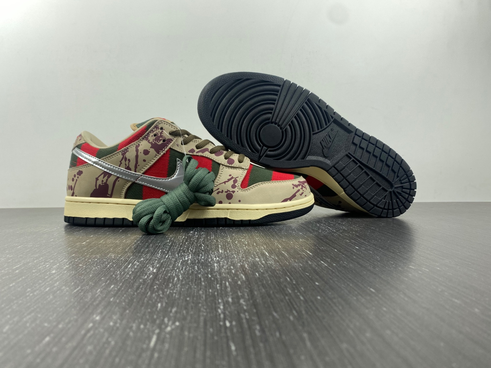 nike dunk sb low freddy krueger - 313170-202