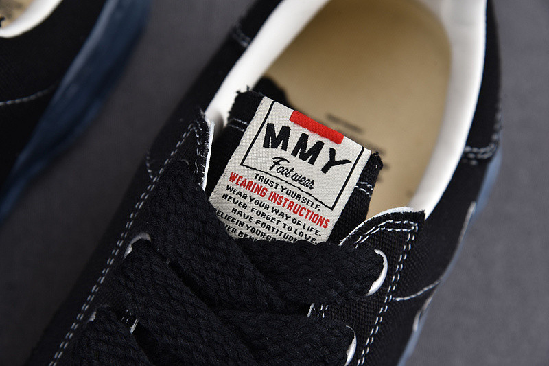 mmy sneaker 0011