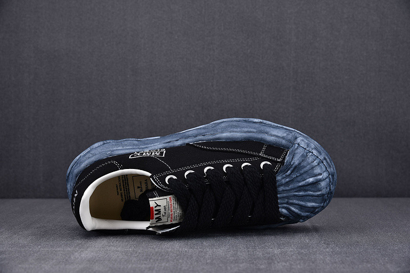 mmy sneaker 0011
