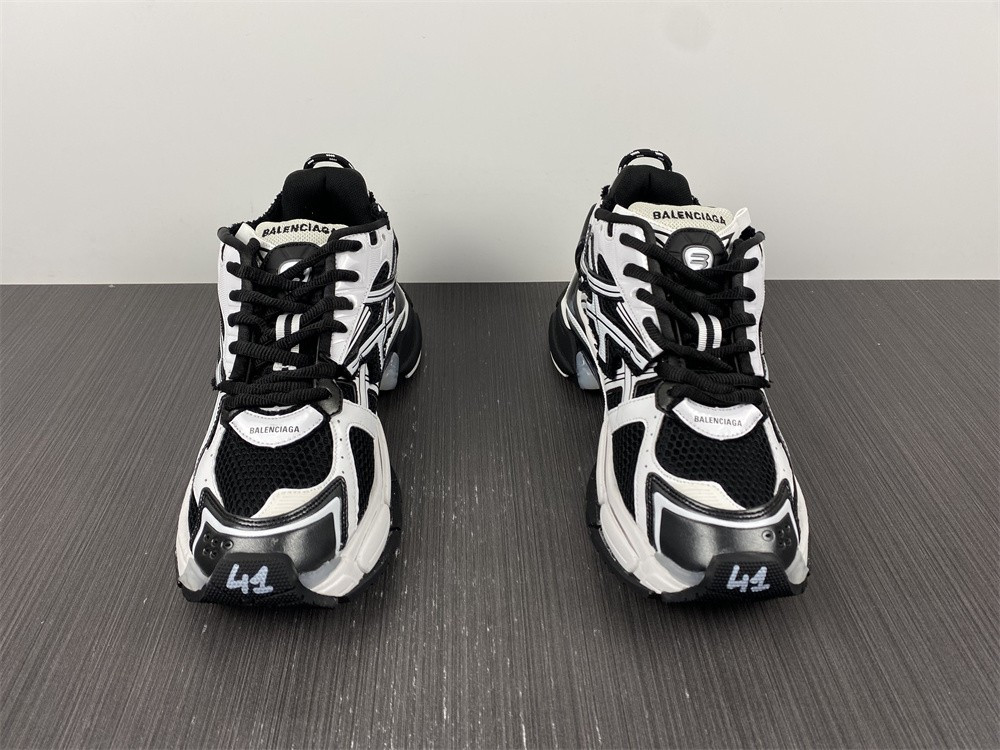 Ba*len*cia*ga runner sneaker 677403w3rb29010